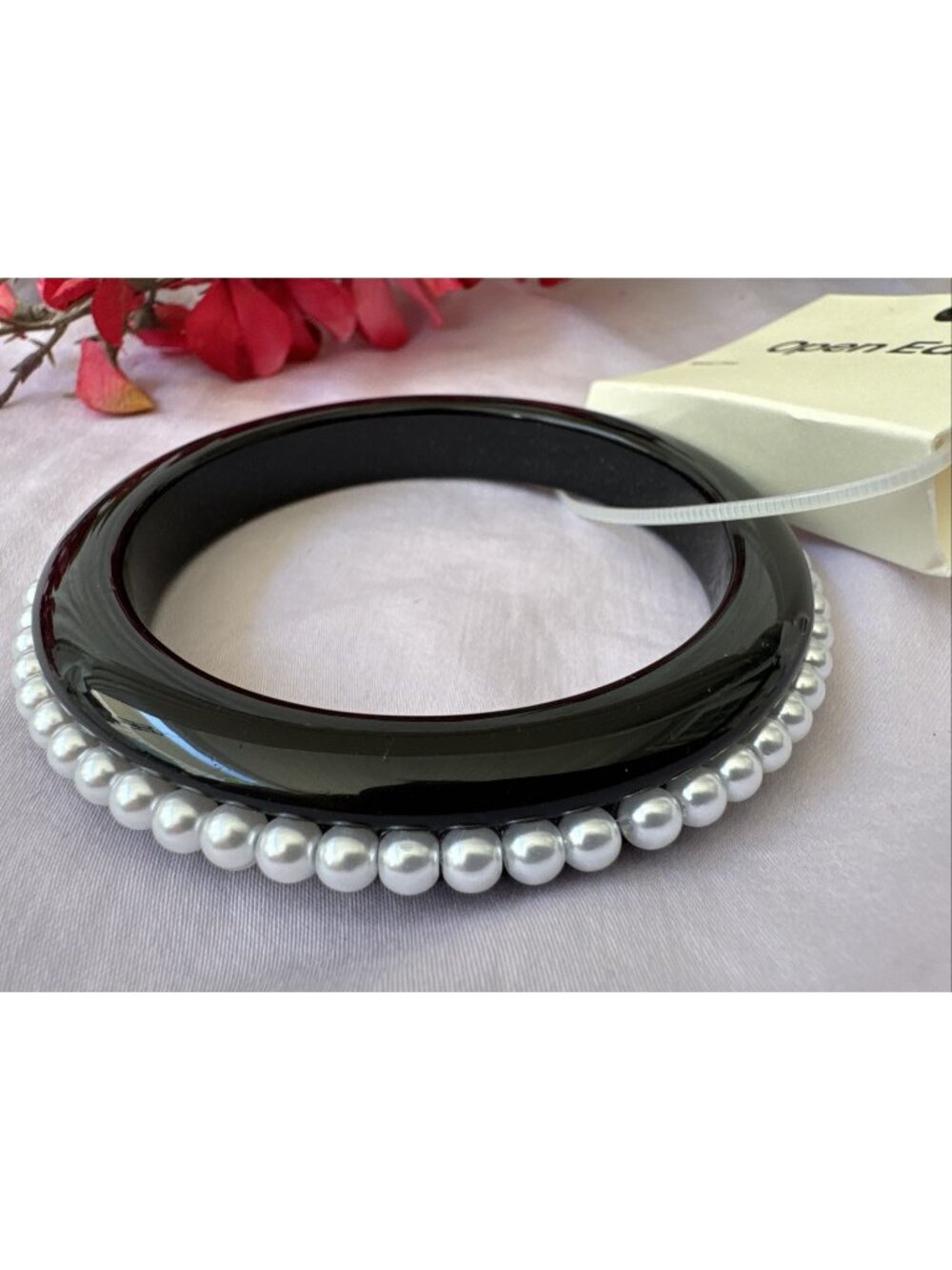 NEW Nordstrom Open Edit Black Resin Faux Pearl Trim Bangle Bracelet $35